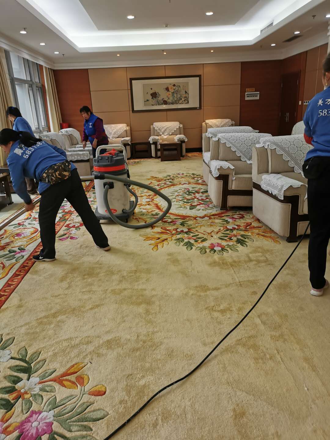 2020年5月15日万州区政协会议室地毯清洗由重庆美万家保洁服务有限公司承接并保值按时完成，得到甲方领导认可和好评万州地毯清洗公司.万州地毯清洗哪家最好
